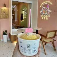 Roti kiap Ice Cream 夾雪糕