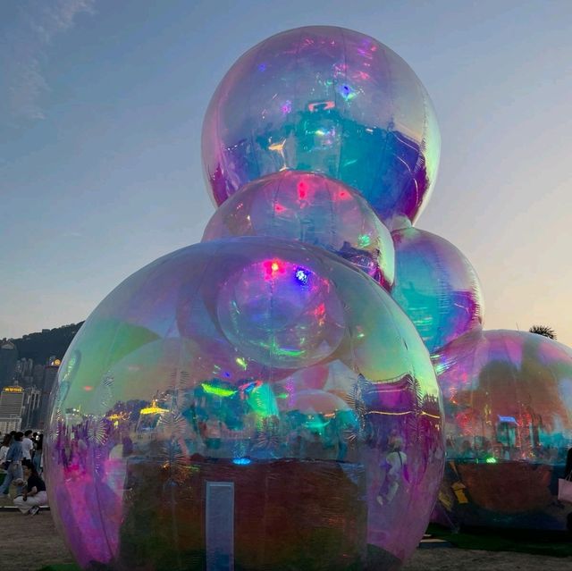 You must go to West Kowloon to see the amazing Giant Rainbow Bubbles🌈🫧😍