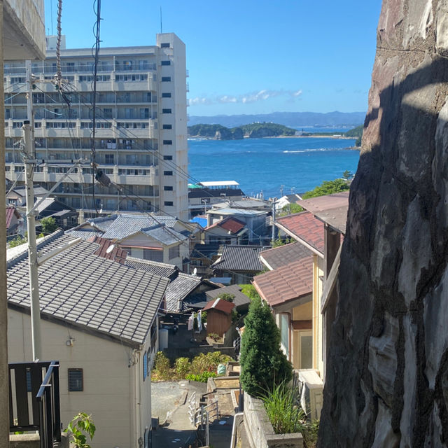白い砂浜と温泉が有名な街、南紀白浜