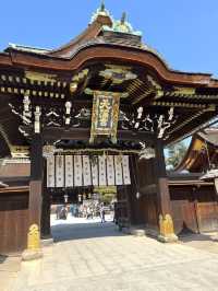 【京都観光】願い事がひとつ叶う｢ナデ牛｣のいる北野天満宮へ🌸