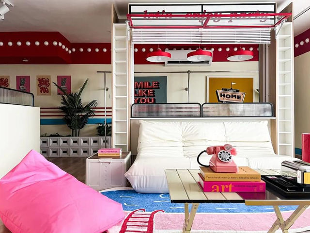 The Retro CafeHouse