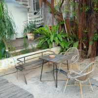 คาเฟ่2ชั้น moodดี ริมทะเลเกาะล้าน