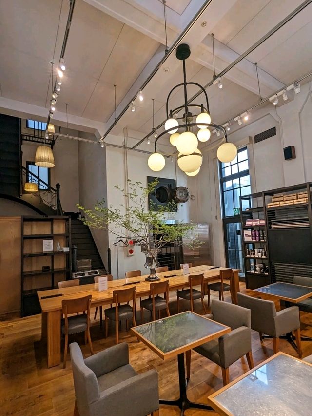 日本京都-紅磚建築內的高雅雜貨店：DEAN & DELUCA