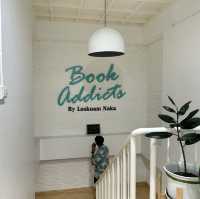 คาเฟ่ของผู้รักการอ่าน Book Addicts cafe and more