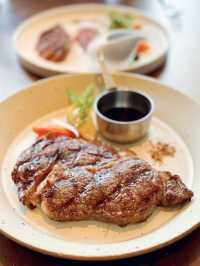 華麗”圖書館”中享用Fine Dining