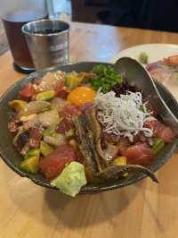 兵庫　明石魚の棚にある爆盛り海鮮丼🐟
