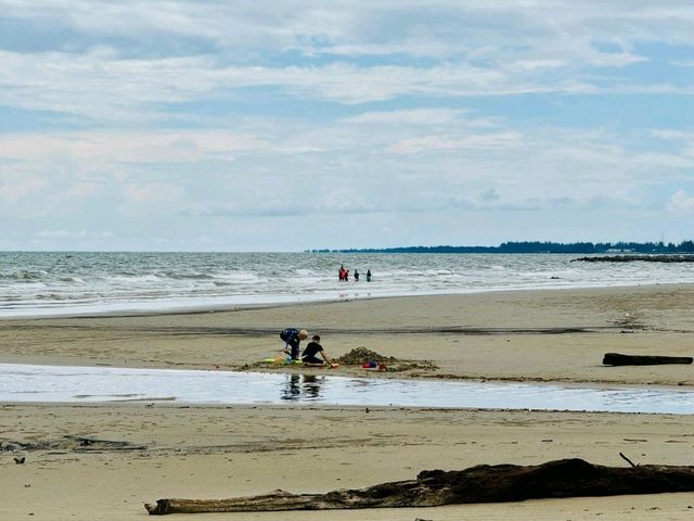 Lutong Beach 