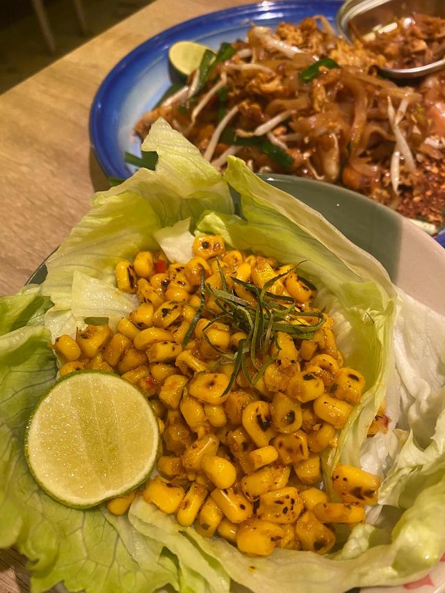 上班攰到爆💥 約舊同事食泰國菜🇹🇭 放鬆下😌