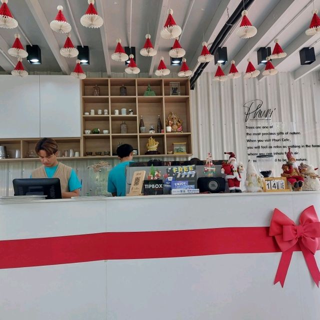 Phuri  Cafe บ่อวิน
