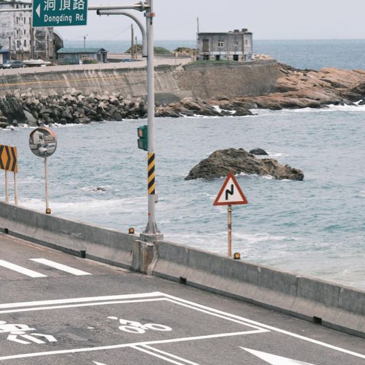 「臺北瑞芳區陰陽海」獨特海水顏色，不容錯過！
