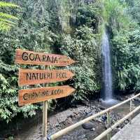 Goa Raja瀑布-別有洞天的巨大瀑佈，冒險型旅行者必去