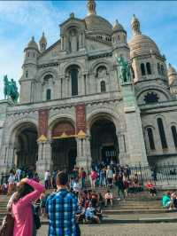 Hiking up to the Sacre Cœur in Paris, France 🇫🇷