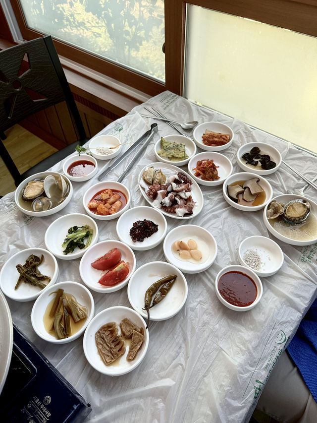 푸짐한 해산물과 토종닭의 조화