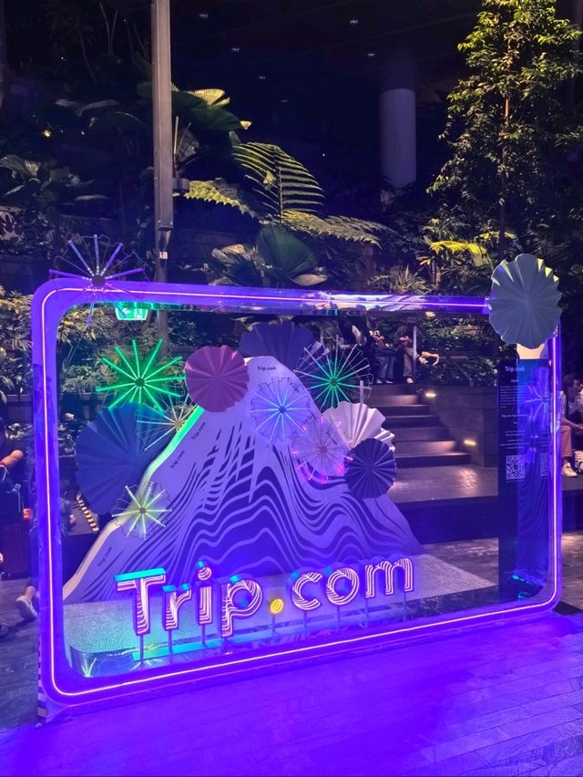 Trip.com photo booths @Jewel Changi 