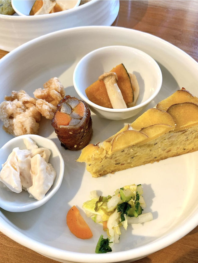 【福岡カフェ】どれから食べるか悩んでしまう！お野菜たっぷりのランチ🍽