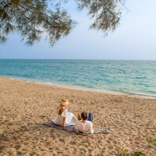 นอนรีสอร์ทหรูริมทะเลหาดไม้ขาว ภูเก็ต