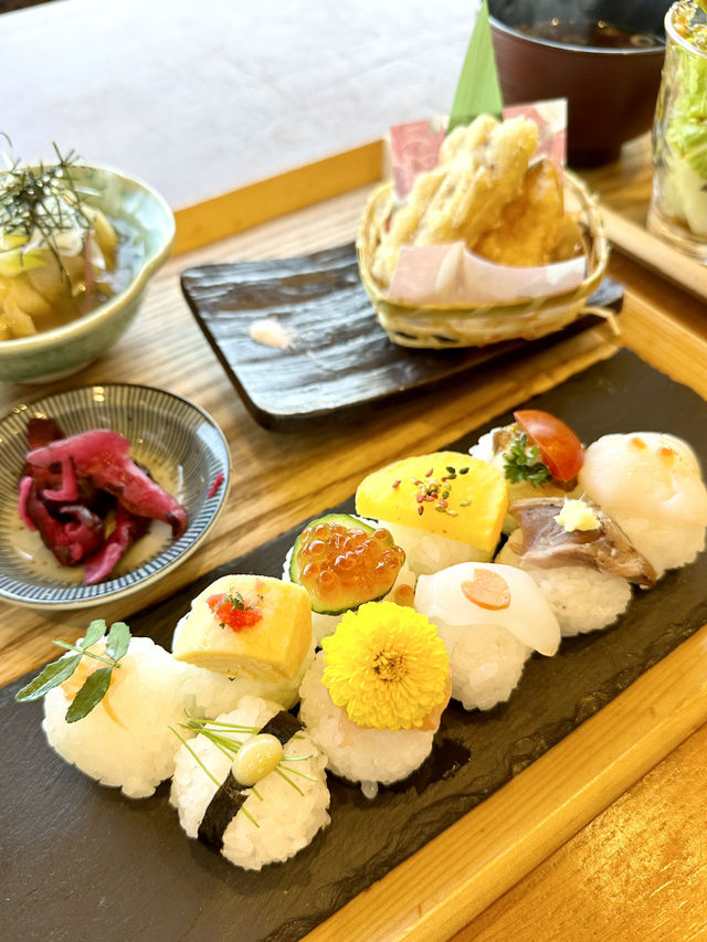 【京都】鴨川を眺めながら手毬寿司10貫＆天ぷらランチ！