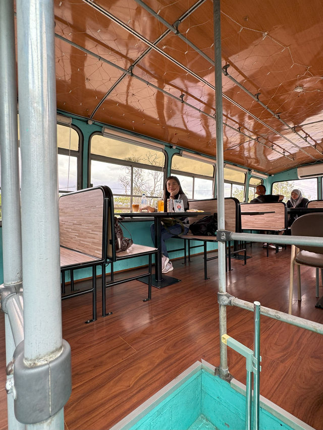BW Bus, A Bus-Themed Restaurant