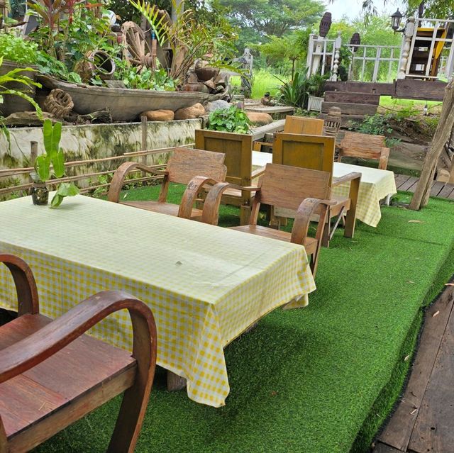 คาเฟ่ริมแม่น้ำแม่กลอง High River บ้านโป่งราชบุรี