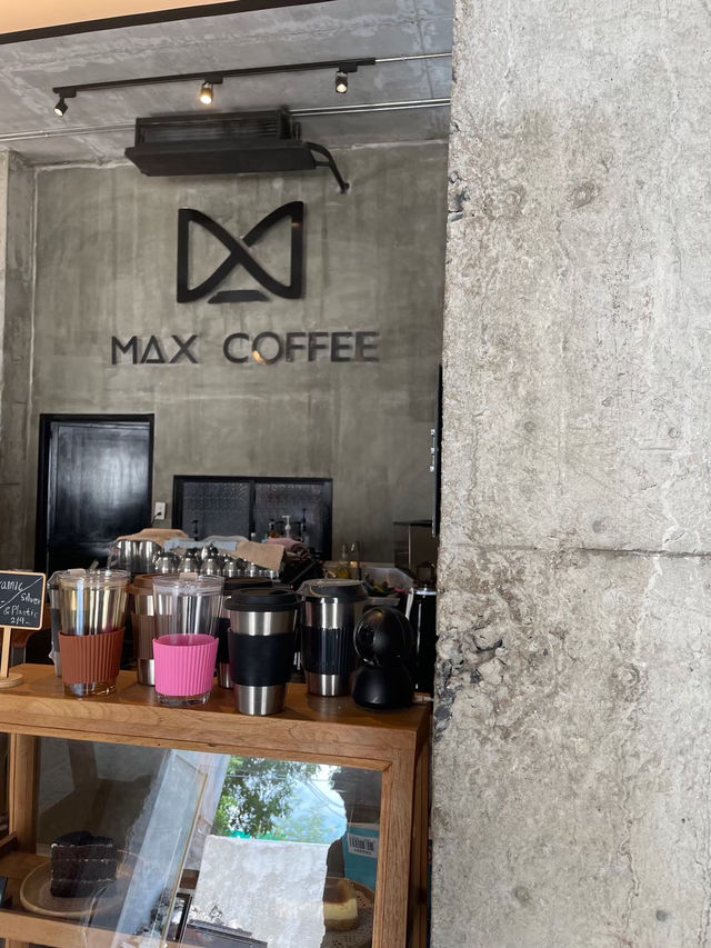 MAX Coffee Studio🧸🖤