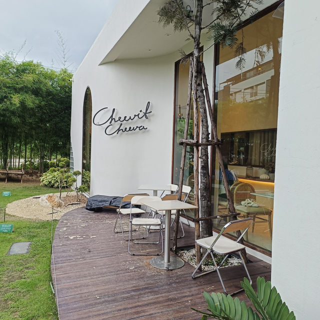 Sweet Escapade at Cheevit Cheeva, Hatyai