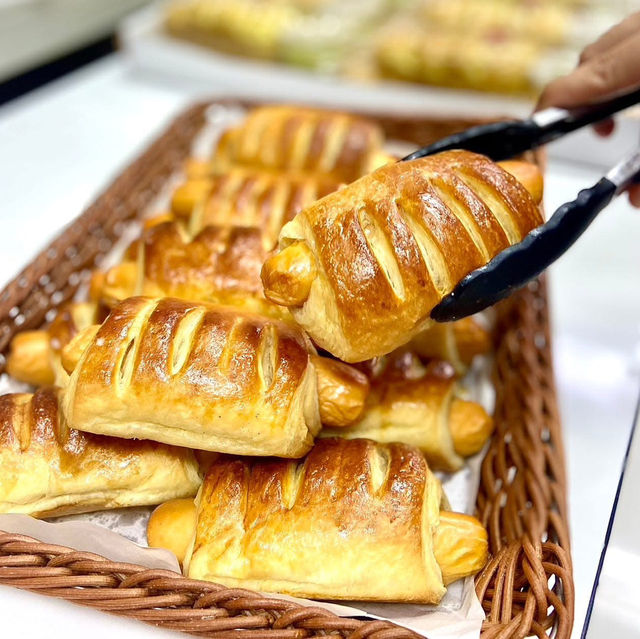 เบเกอรี่ร้านดังมีให้เลือกอร่อยกว่า 3,000 ชิ้น