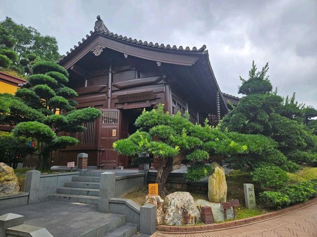 鬧市中的一片佛門淨土