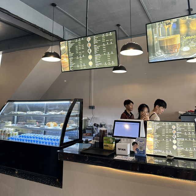 V Coffee & Tea วังเวียง 