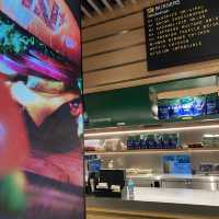 好似置身於啟德舊機場嘅漢堡包店🩷🍔