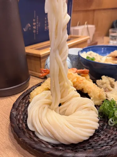 東京の隠れた名店、うどんと天ぷらが忘れられない「うどん慎」