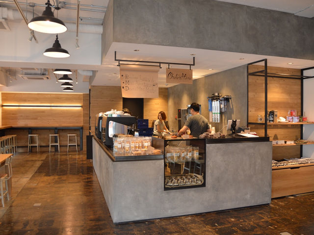 A Unique Coffee Experience at STREAMER COFFEE COMPANY💚