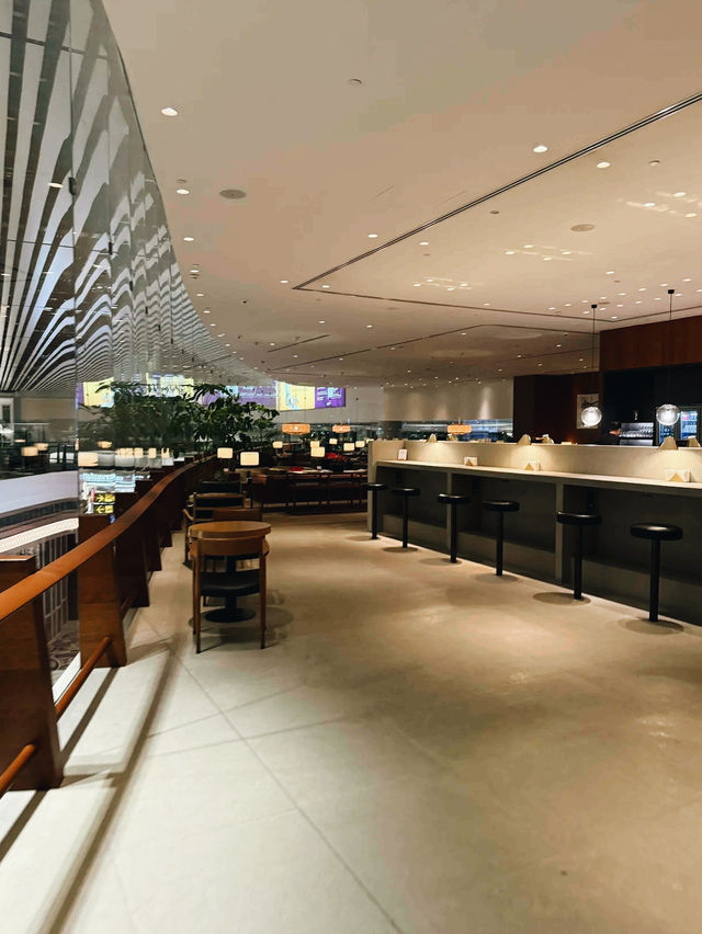 Cathay Pacific Lounge - Changi Airport