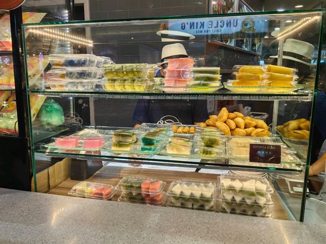 Gurney Food Hall, Food Court in Gurney Plaza