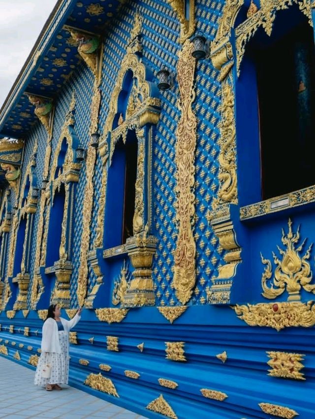 วัดสีน้ำเงิน เชียงราย จุดขอพร