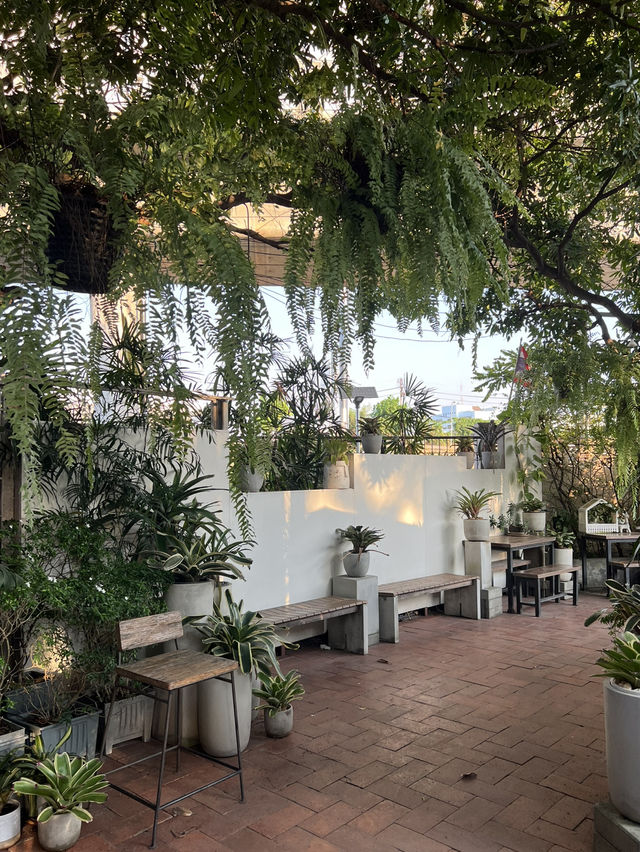 Little Hide out, one of the Hidden-Gem Cafe in Bkk