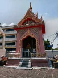 ไหว้พระวัดกลางเก่า จังหวัดสุราษฎร์ธานี