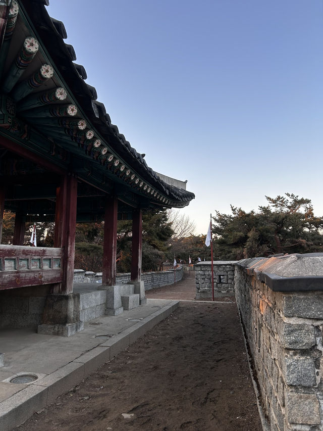 가을 갈대밭과 겨울 설경이 포토존으로 인기인 화양루🇰🇷
