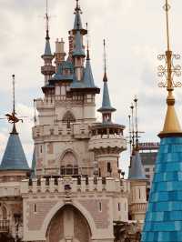 Lotte World Adventure: A Warm Escape on a Frigid Day! 🎡✨