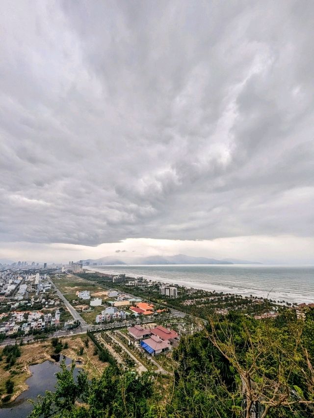 峴港五行山，石灰岩群峰溶洞與佛教勝地