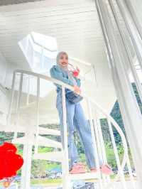Chali S. - คาเฟ่สีขาว อ่าวลึก
