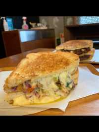 Delicious Grilled Cheese in Sendagaya – POTAMELT 🧀✨