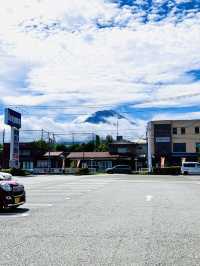 “Timeless Streets of Fujiyoshida: Where Tradition Meets the Majesty of Mount Fuji”