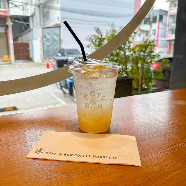 คาเฟอีน☕️ คั่วสดๆ ร้าน คอฟ แอน์ บัน
