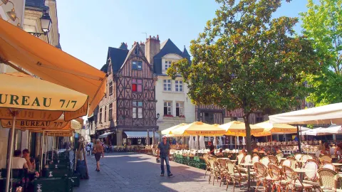 🇫🇷เมืองตูร์ ประเทศฝรั่งเศส เมืองที่มีสถานที่ท่องเที่ยวหลากหลาย🇫🇷 — traveler post in ตูร์