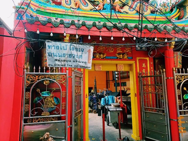 泰國曼谷市中心唐人街老城區古跡寺廟老建築市場一日遊行程，適合打卡拍照📸