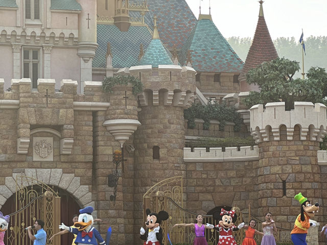 🩷🏰 香港ディズニーランド – 半日で堪能しました！コンパクトながら魅力満載
