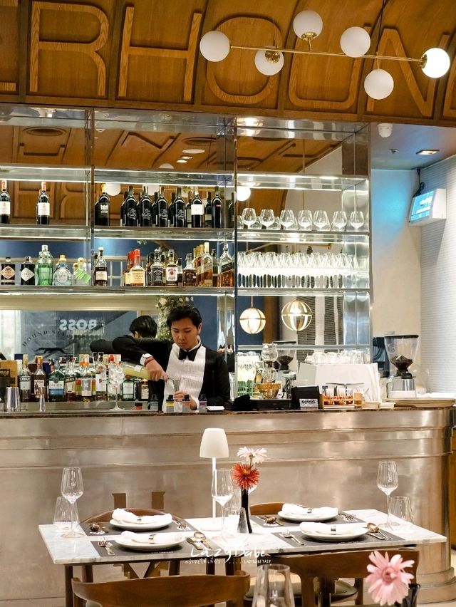 Underhound (Greyhound Café) อร่อยมาก อยากให้แมส