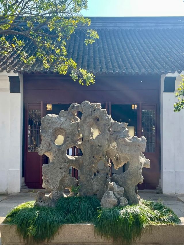 Huanxiu Mountain Villa– Suzhou’s Miniature Landscape Masterpiece