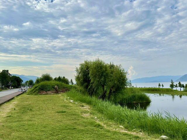 Where Water Wanders Slowly—The Still Beauty of Qingbixi
