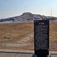 고구려 광개토대왕의 무덤 및 비석